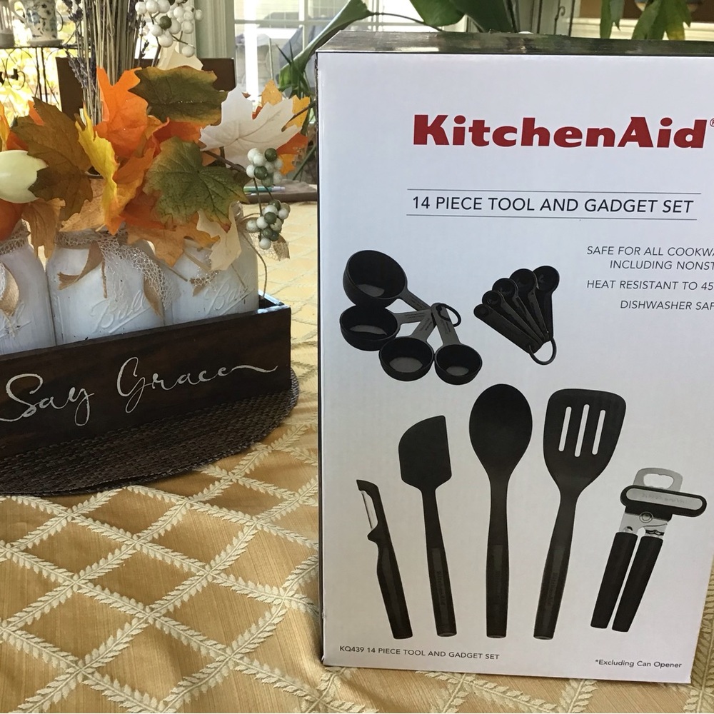 KitchenAid, 14 Piece tool and Gadget set - Picture 2 of 2